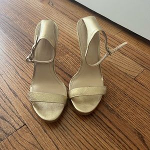 Matte Gold Vince Camuto Heels Size 8